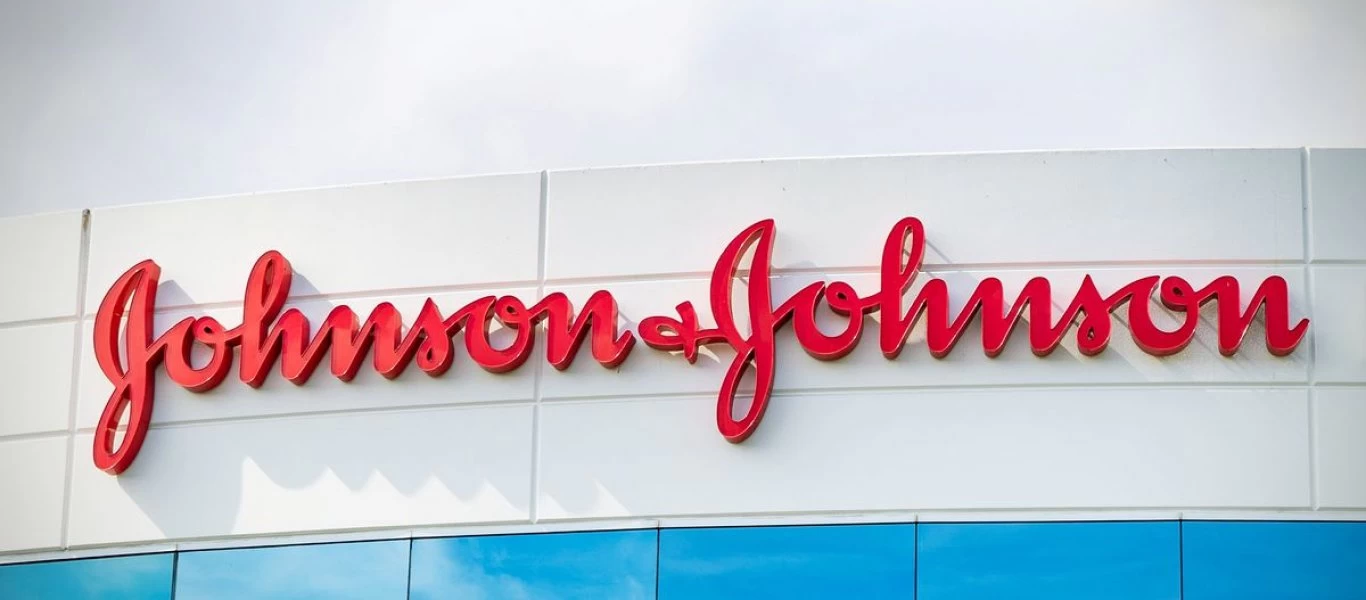 ΗΠΑ - FAA: Ξεκινά η χορήγηση του εμβολίου της Johnson & Johnson στους πιλότους & τους ελεγκτές εναέριας κυκλοφορίας